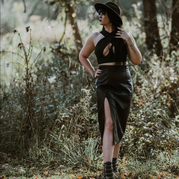 Meet your Posher, Mx. Regina - Picture 6 of 16